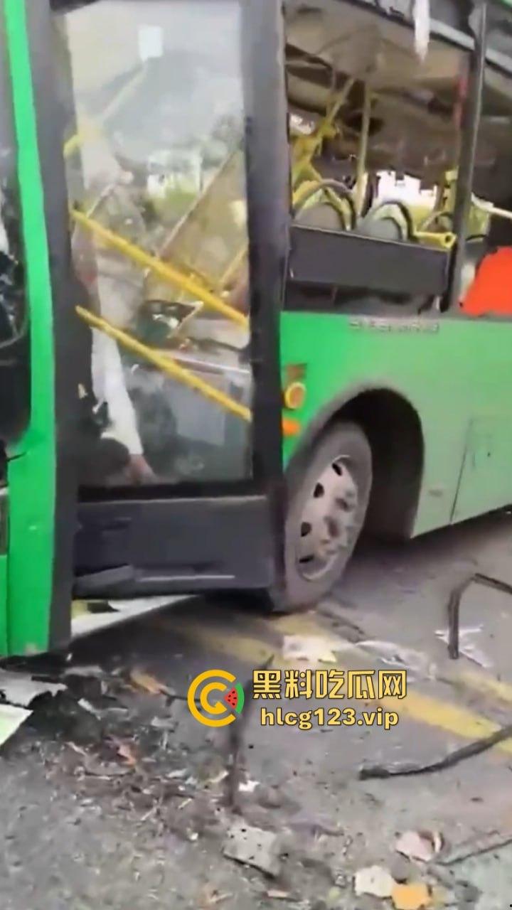 河北廊坊公交车突发车祸 老人孩子死伤无数 现场伤亡视频曝光  第7张