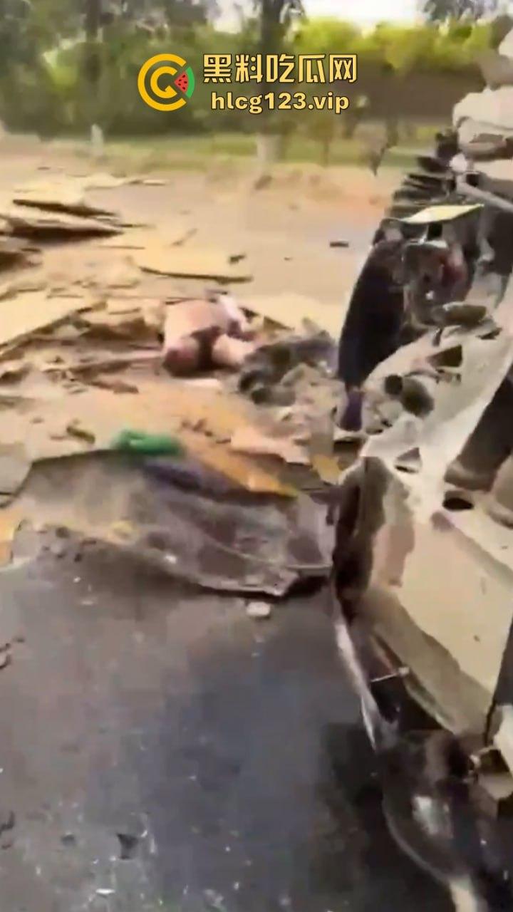 河北廊坊公交车突发车祸 老人孩子死伤无数 现场伤亡视频曝光  第10张