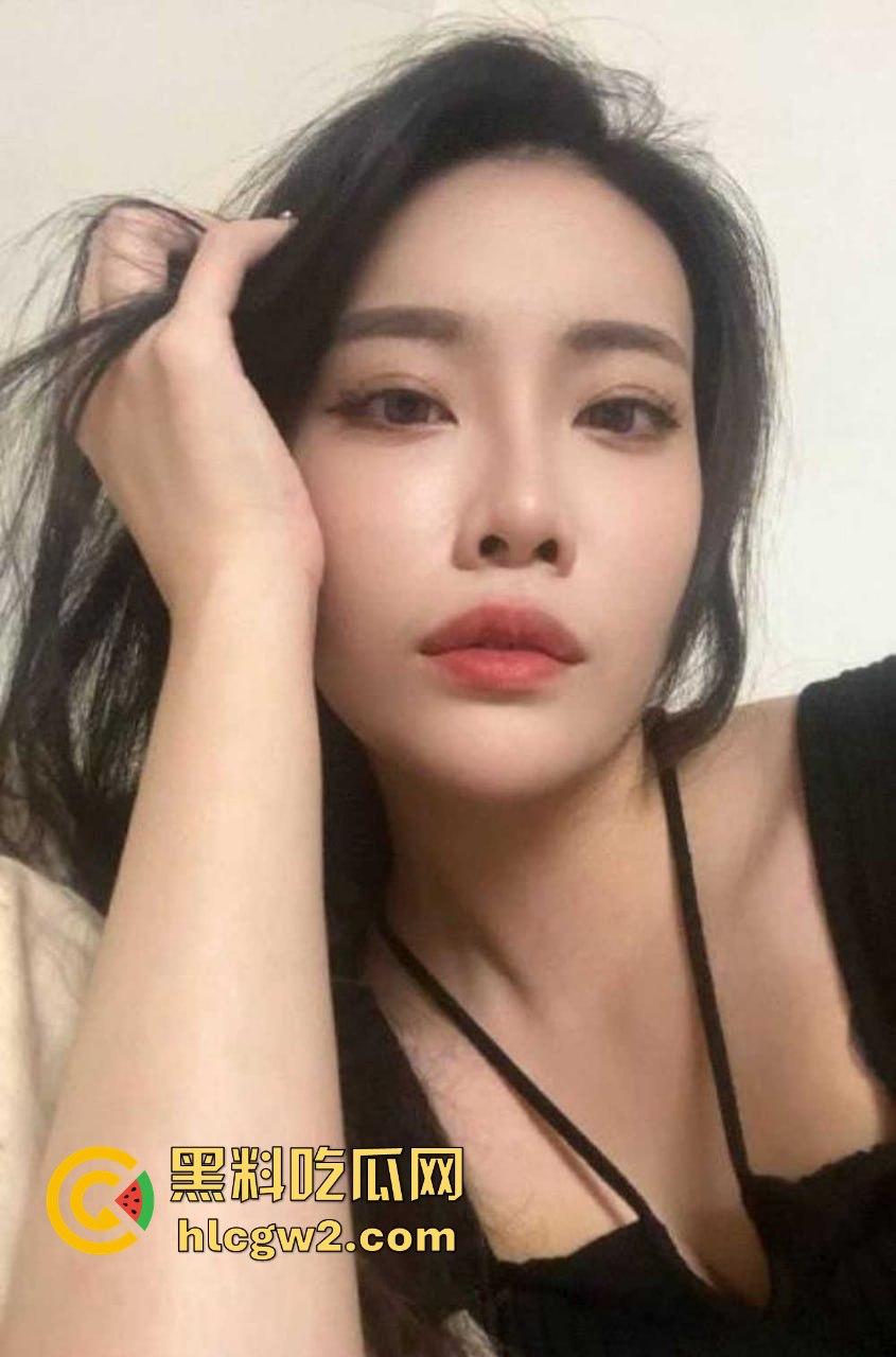 大连艺术学院舞蹈老师【崔莹莹】，已婚人妻私生活曝光！出轨约炮性爱视频泄密，活脱脱一泄欲母狗！  第2张