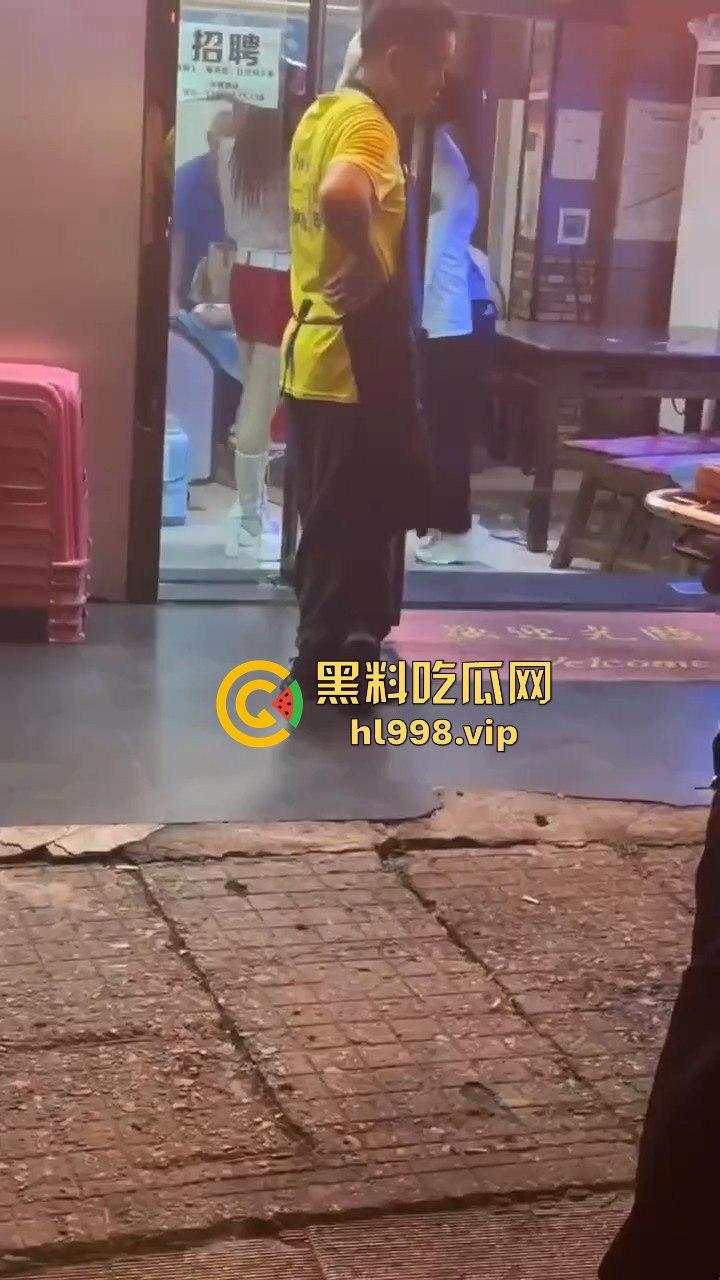 湖北武汉60岁大爷网恋奔现太激动！见红裙女子血压飙升，直接送医院抢救！  第1张