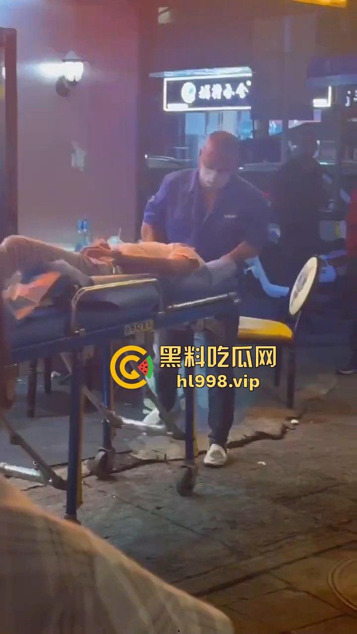 湖北武汉60岁大爷网恋奔现太激动！见红裙女子血压飙升，直接送医院抢救！  第2张