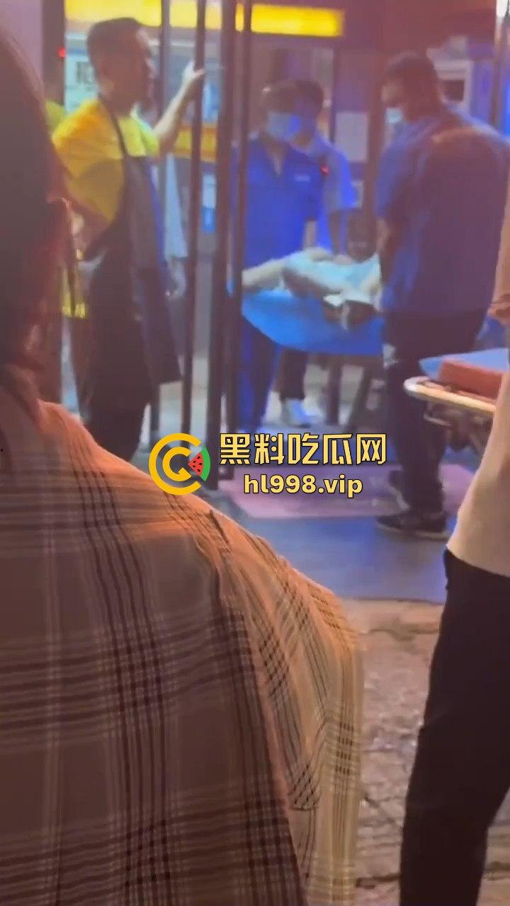 湖北武汉60岁大爷网恋奔现太激动！见红裙女子血压飙升，直接送医院抢救！  第3张