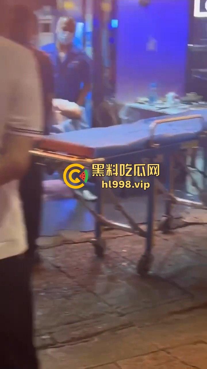 湖北武汉60岁大爷网恋奔现太激动！见红裙女子血压飙升，直接送医院抢救！  第4张