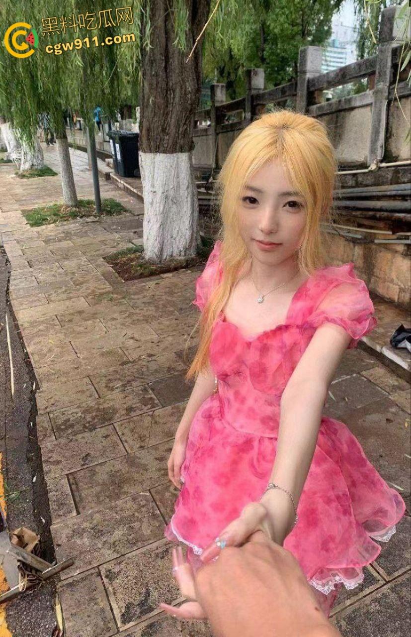 沧州师范学院【吕嘉慧】，刚上大一就被金主爸爸3w包养，jk白丝制服直接给干哭，玩够了直接被曝光炫耀！  第5张