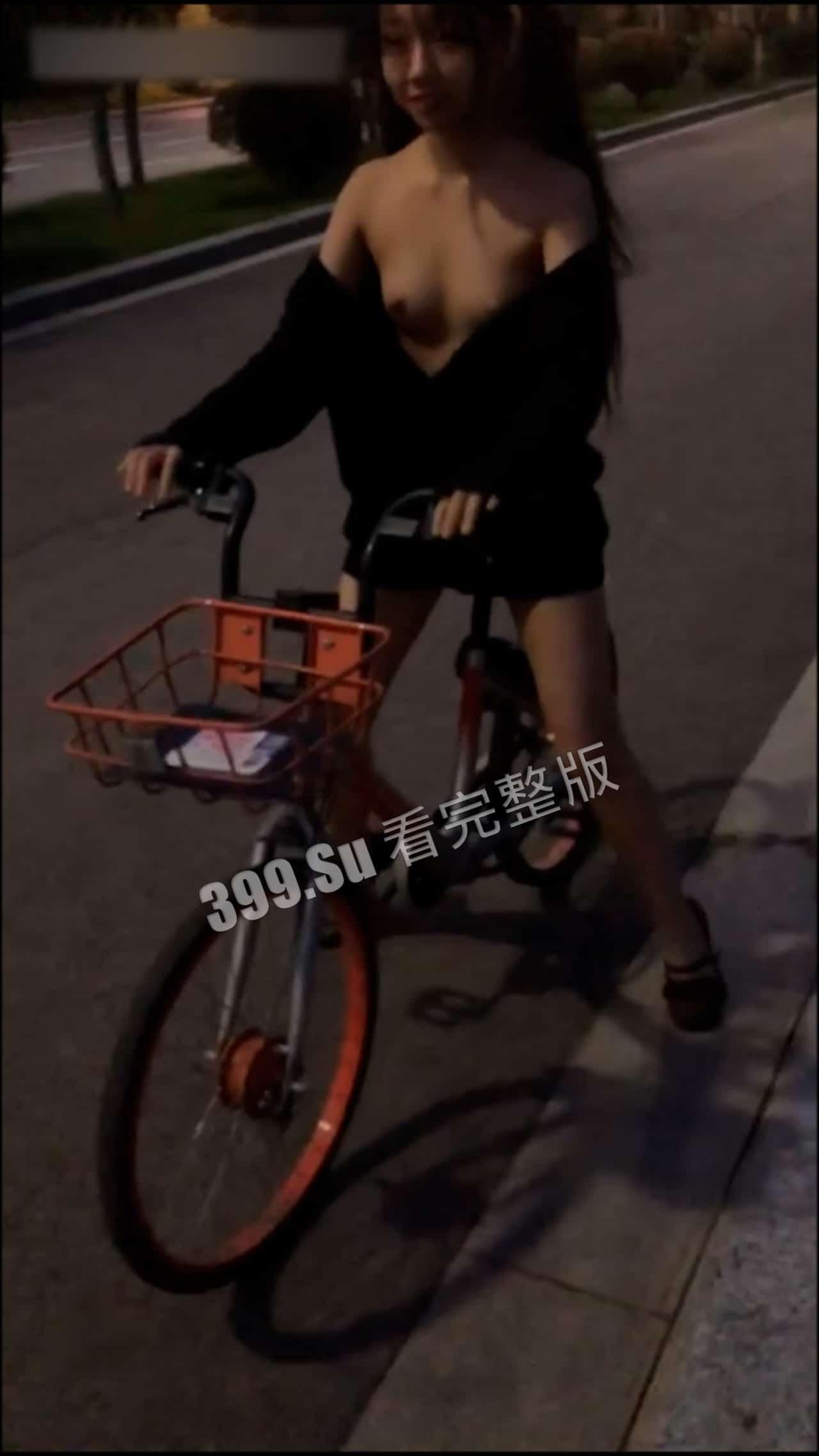 经典永流传 浆果儿 裸舞 剧情+户外露出+口交+SM+捆绑 附带高考时穿洛丽塔接受采访新闻 和正规舞蹈表演现场  第8张