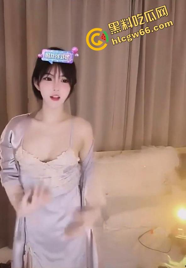 抖音百万人气婊『妮好甜』半年尺度合集曝光，酥奶白虎轮流骑，金主轮番中出操成精盆母狗！  第5张