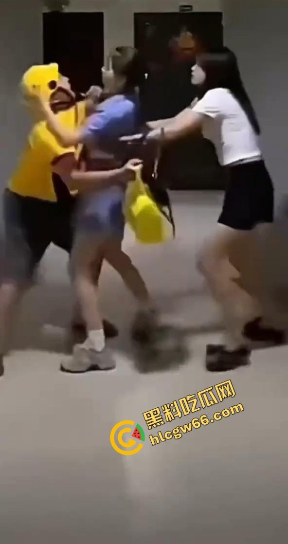 美团这宣传片是认真的吗？小哥送外卖送到黑丝裸体美女家？谁还不想干这活儿！  第2张