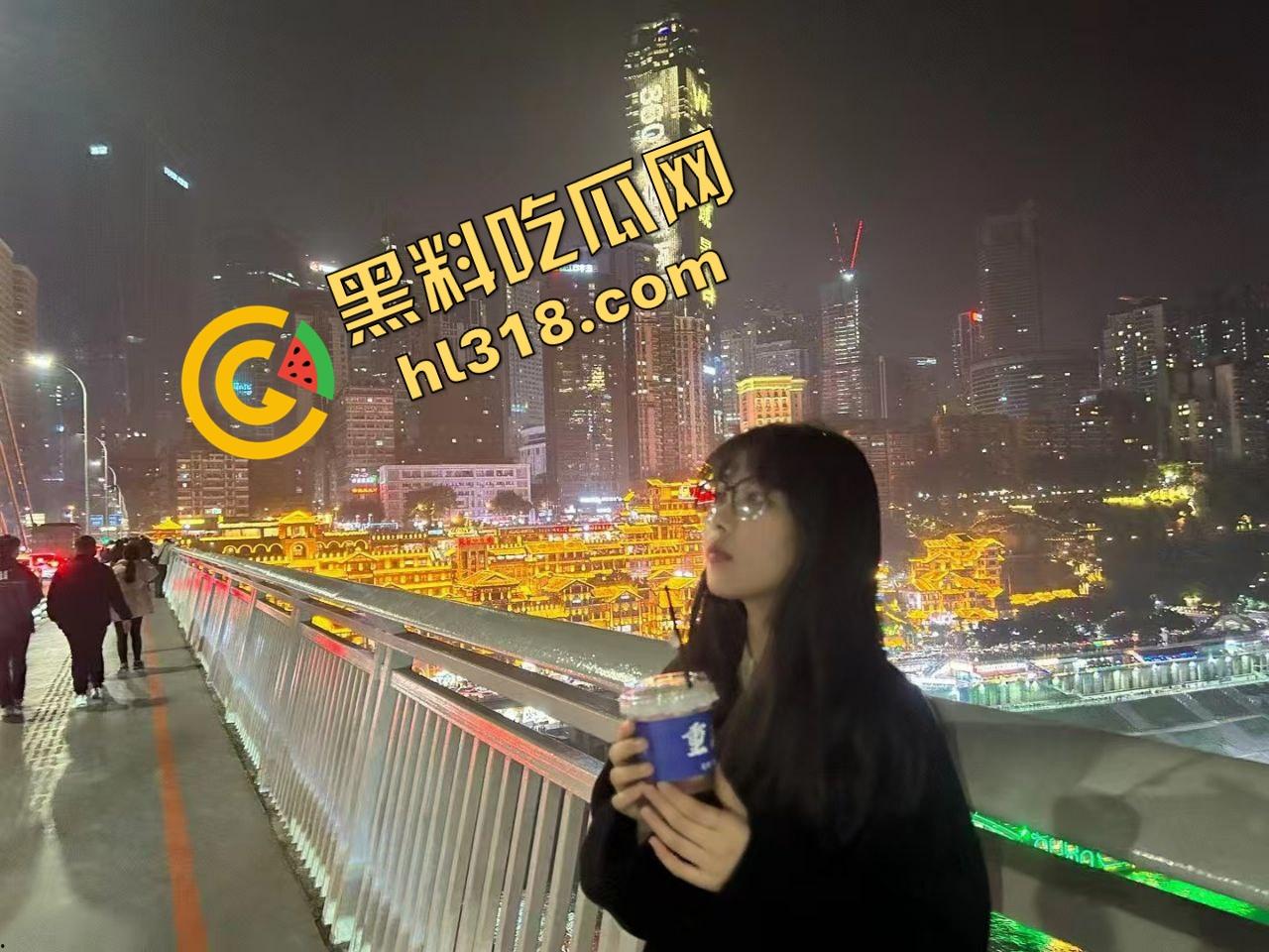 酒店开房正操得起劲，萌妹爸爸一个电话打来，不知道电话那头的爹知不知道自己闺女已经被干高潮了！  第8张