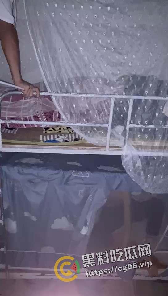 揭阳华美实验中学校园暴力事件!晚上叫醒智力有问题的同学暴打 越起哄打的越厉害 天生小贱种 第3张 揭阳华美实验中学校园暴力事件!晚上叫醒智力有问题的同学暴打 越起哄打的越厉害 天生小贱种 第3张