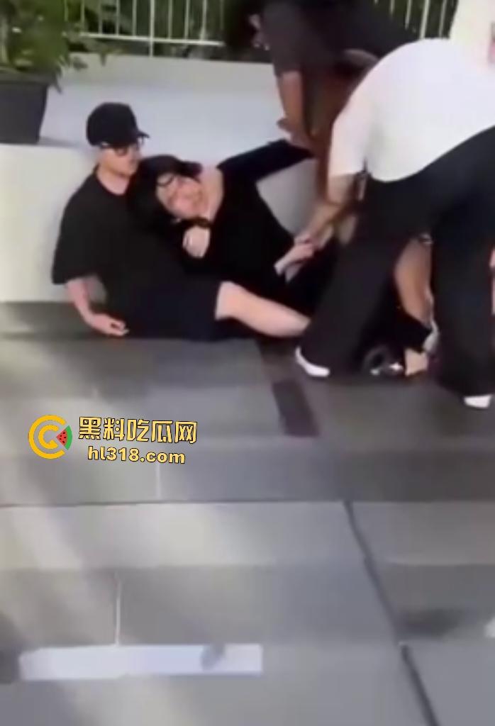 马来西亚华裔女学生被男友家暴囚禁好不容易逃出来又惨遭男友割喉，真是逃不出恶魔手爪啊！  第7张