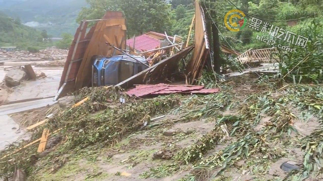 四川雅安汉源县暴雨肆虐:30余人失联,灾后现场触目惊心 第8张 四川雅安汉源县暴雨肆虐:30余人失联,灾后现场触目惊心 第8张