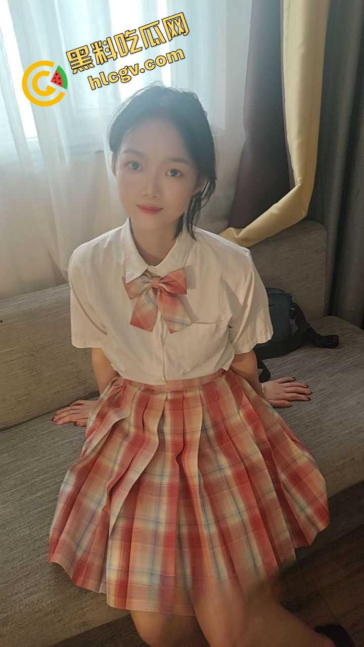 上海海事大学闷骚反差婊【潘子璇】大奶学生妹 肉感大炮架 校外与男友酒店性爱 独家全泄密！  第1张