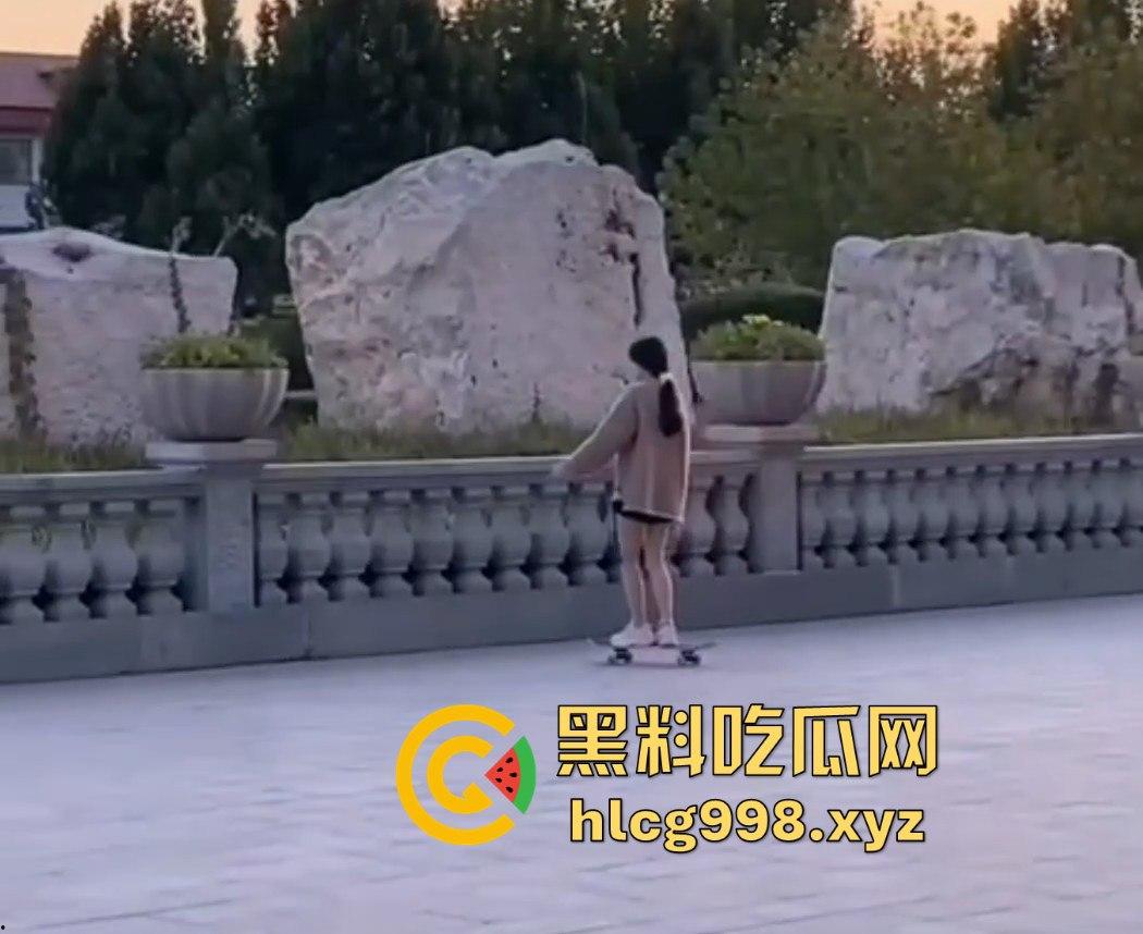 河北美院大一播音『张珊珊』口交视频泄漏！偷吃别人男友被挂校园墙，瓜友围观看看给这口活打个分！  第6张