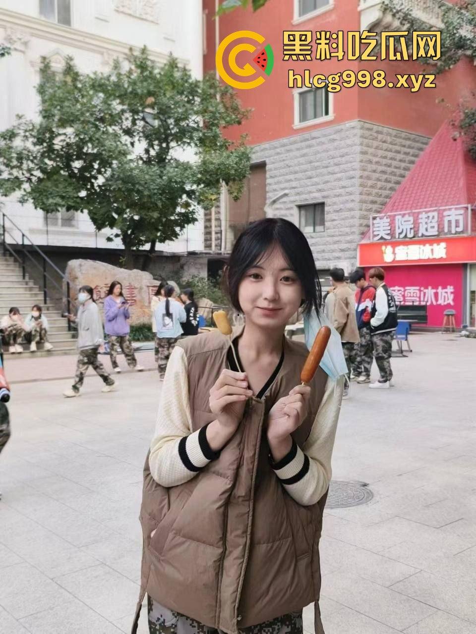 河北美院大一播音『张珊珊』口交视频泄漏！偷吃别人男友被挂校园墙，瓜友围观看看给这口活打个分！  第8张