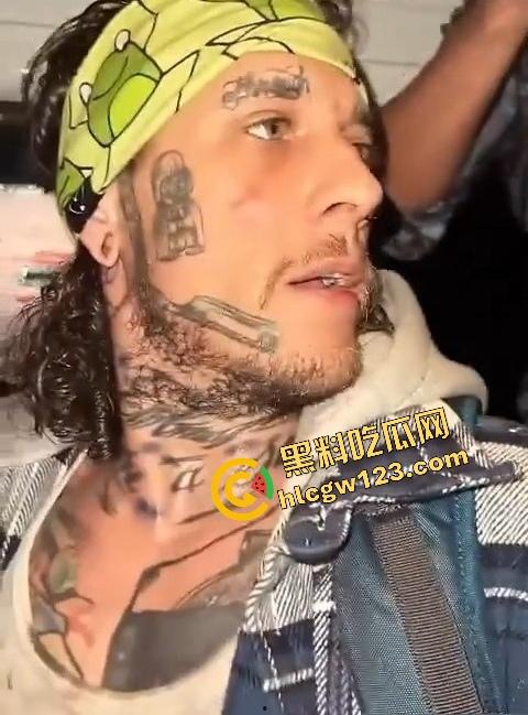 欧美性癫疯实验室曝光，几十号人群交调教爆操连轴转，SM道具多到能开五金店，肉体堆叠像人肉塔！  第3张