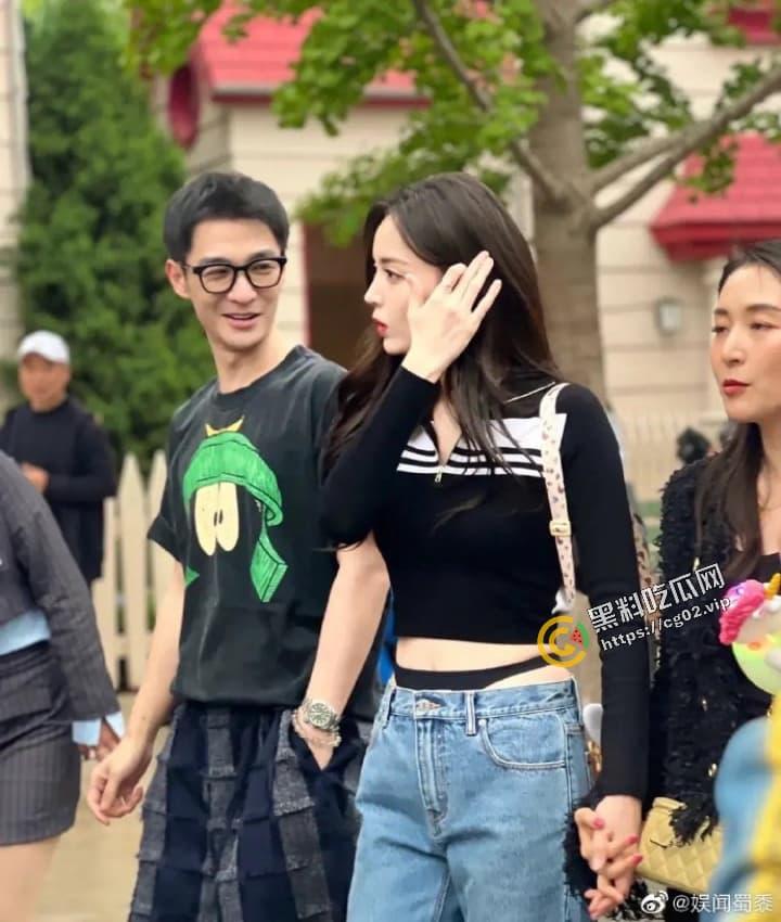 古力娜扎 去了国外不穿内衣 真空凸点 被追星粉丝蹲拍流出  第5张