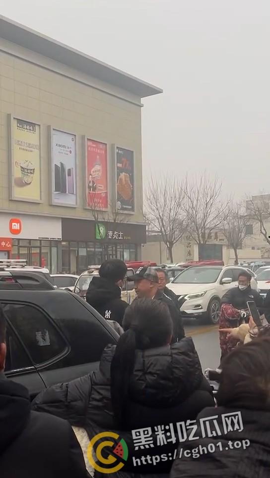 年少有为！河北定州美女当小三  被正房当街暴打 老男人就这么有魅力吗 第10张