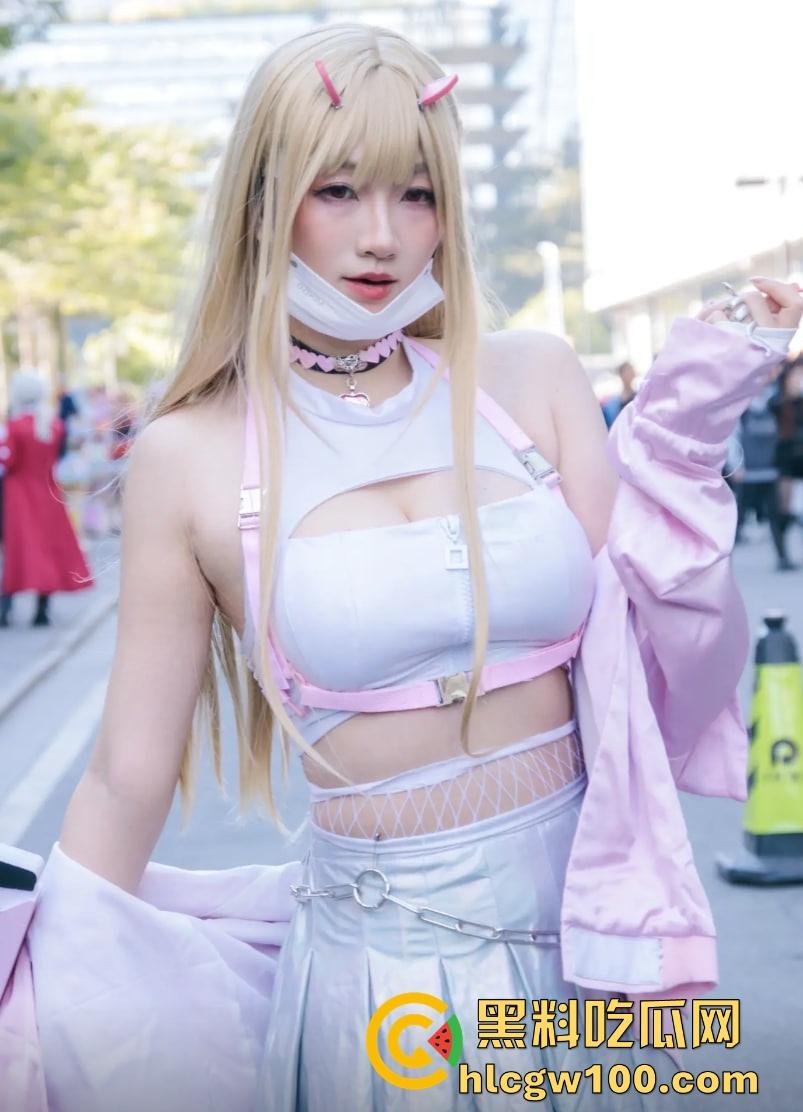 大城市漫展就是狠 不是内场去不起而是外场更有性价比 妹子敢脱不怕冷 锁骨短裙大腿全都露衣服越少越专业！  第3张