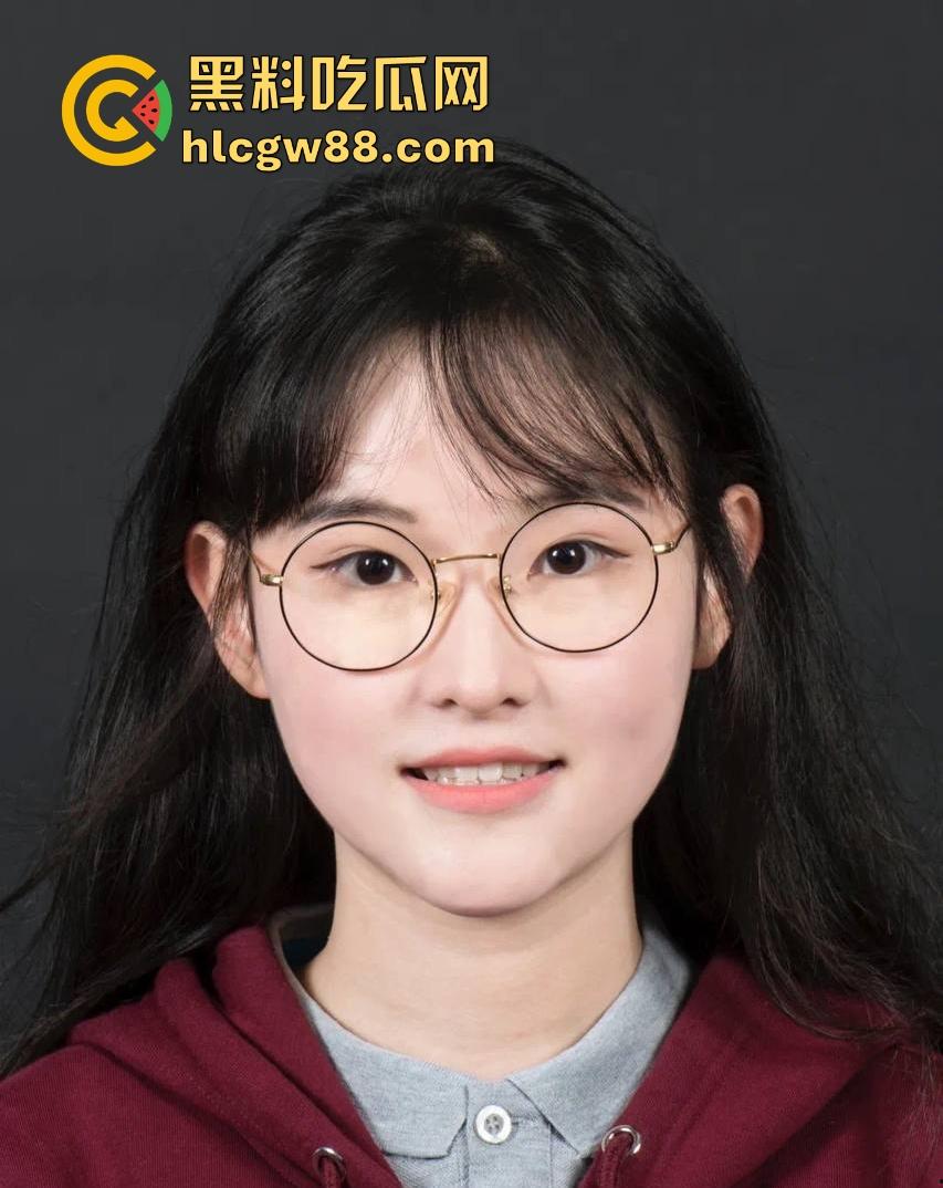 广东工业大学眼镜学生妹【周扬莹】男友相约酒店 情趣睡衣先上阵 男友大量精子往逼里面猛灌的视频曝光！  第1张