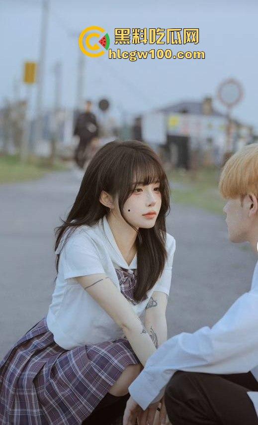 网红劲爆大瓜！！！抖音千万网红【你的欲梦】直播漏奶视频曝光，乳头黑黑的看来童锦成没少吸。  第4张