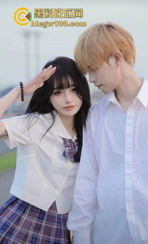 网红劲爆大瓜！！！抖音千万网红【你的欲梦】直播漏奶视频曝光，乳头黑黑的看来童锦成没少吸。  第9张