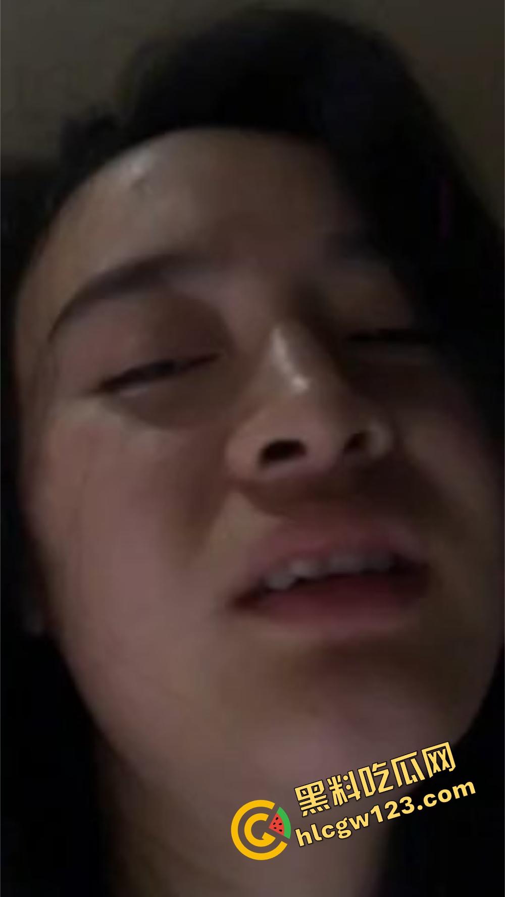 破处到底有多疼?妹子哭着咬被角,喊着别进了,疼得像被撕开,像是小穴在流血叫救命! 第9张 破处到底有多疼?妹子哭着咬被角,喊着别进了,疼得像被撕开,像是小穴在流血叫救命! 第9张