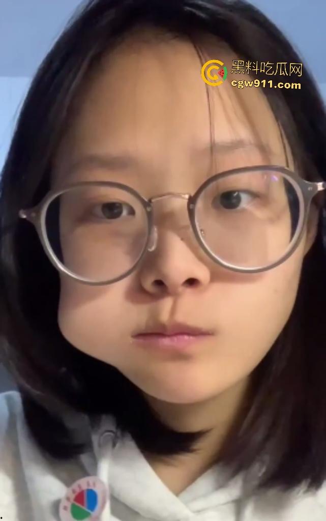 山东大学学霸【李芸云】，为渣男友苦练口技，在家红薯捅穴自解解渴，男友不舍得帮买自慰棒就分手吧！  第1张