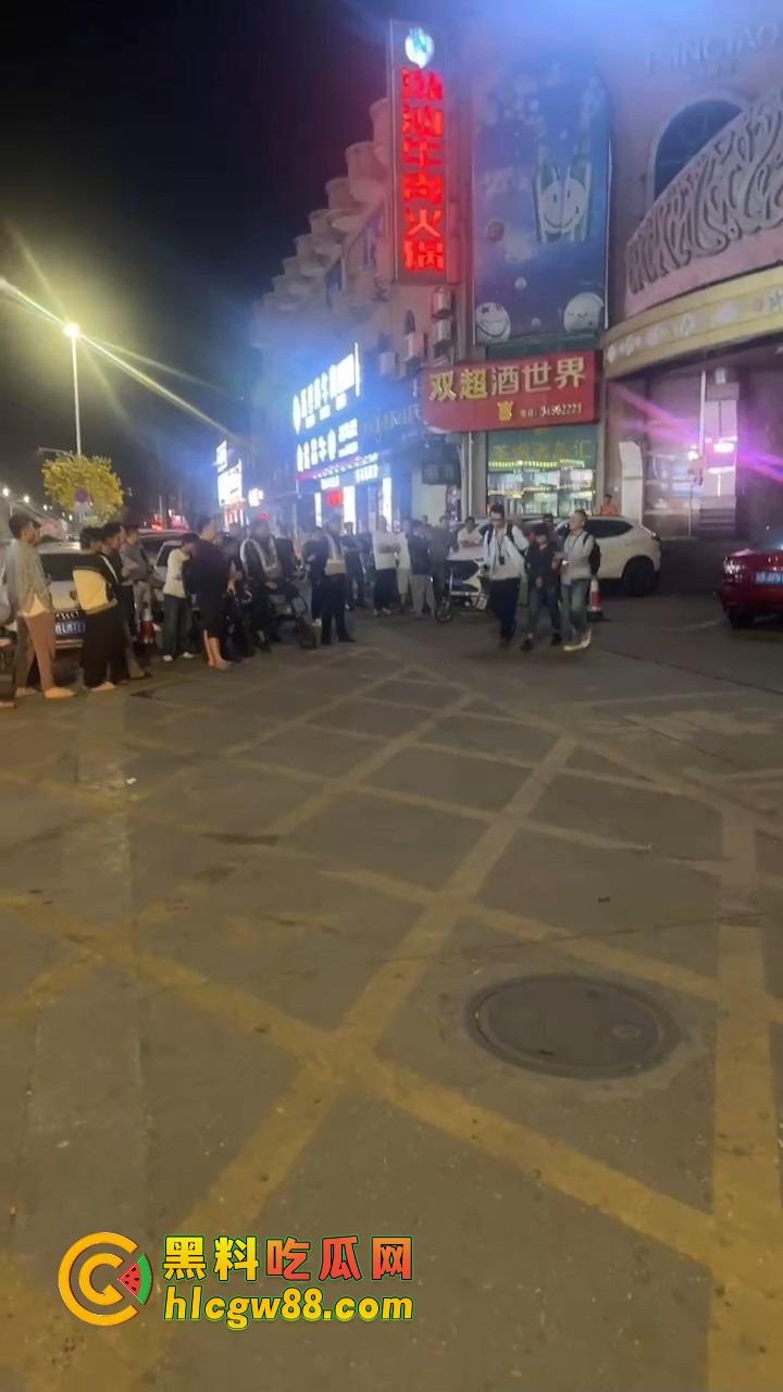 东莞净土不再，城市派对扫黄现场曝光，性感公主们排队上车，莞式传奇又少一处！  第1张