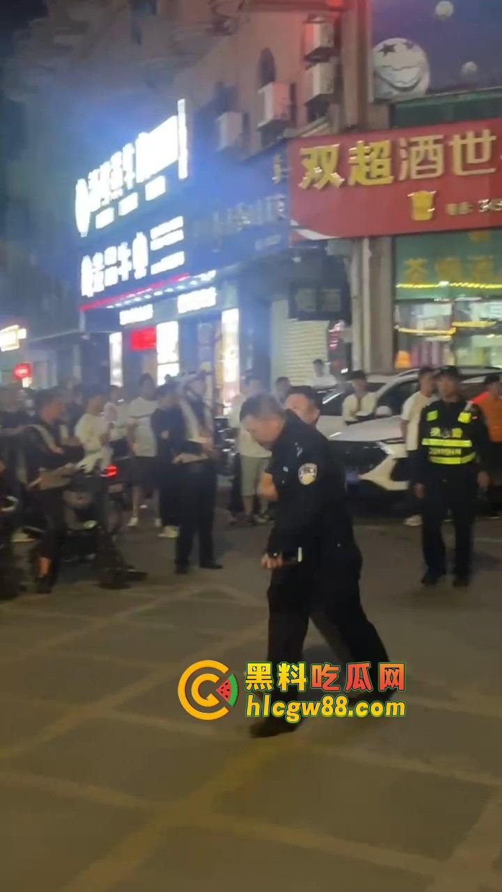 东莞净土不再，城市派对扫黄现场曝光，性感公主们排队上车，莞式传奇又少一处！  第7张
