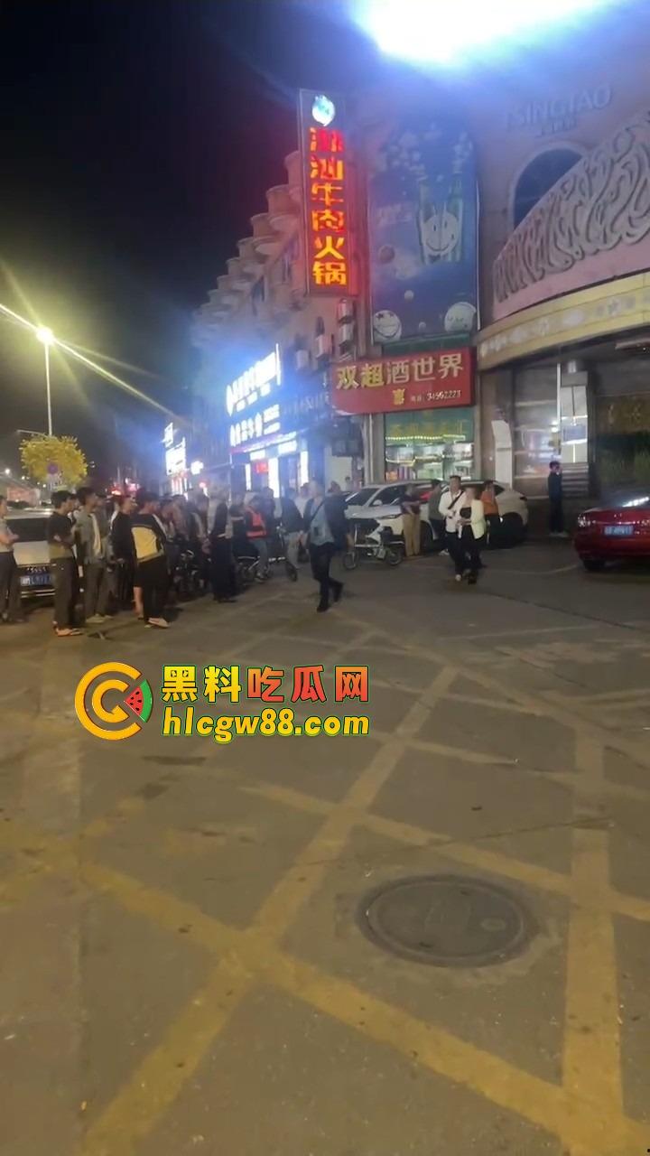 东莞净土不再，城市派对扫黄现场曝光，性感公主们排队上车，莞式传奇又少一处！  第9张
