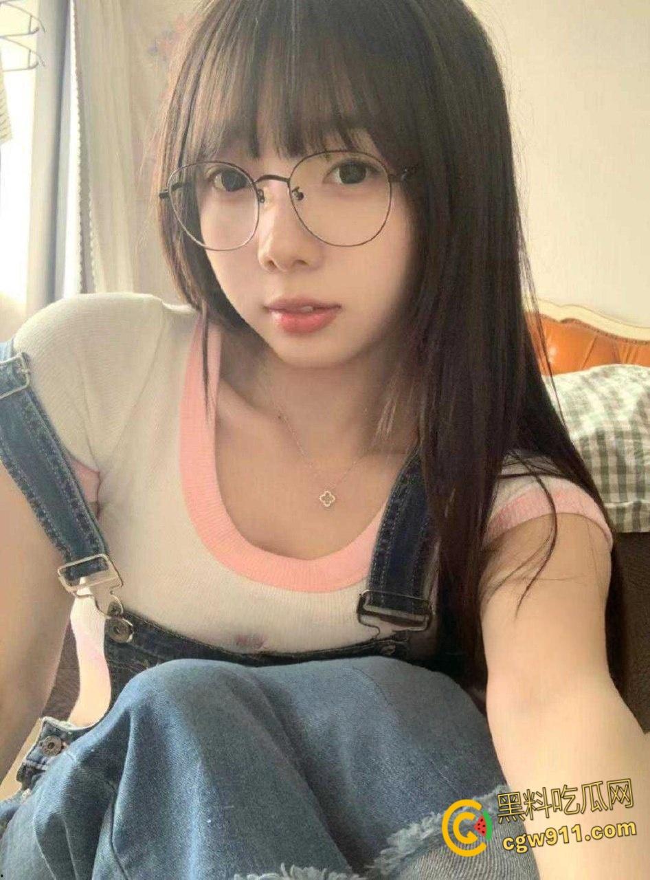 沈阳农业大学研究生【贺芳欣】，被前男友肆意调教无套爆操，玩腻后惨遭抛弃，眼镜妹不仅反差还傻白甜 ！  第4张