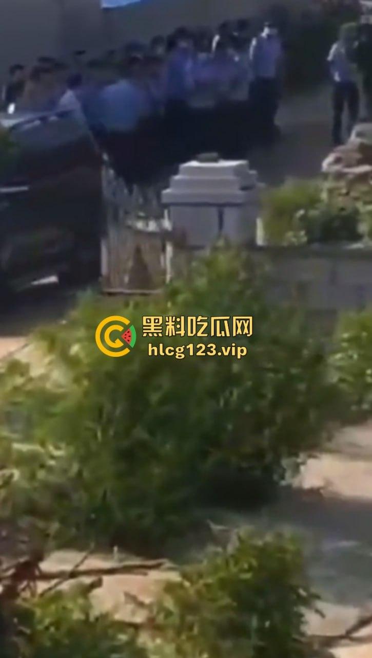 胆小慎点！血案突发！辽宁锦州副市长一家6口惨遭灭门 凶手手段残暴 一家老小无一生还！ 现场无码血腥画面流出！  第2张