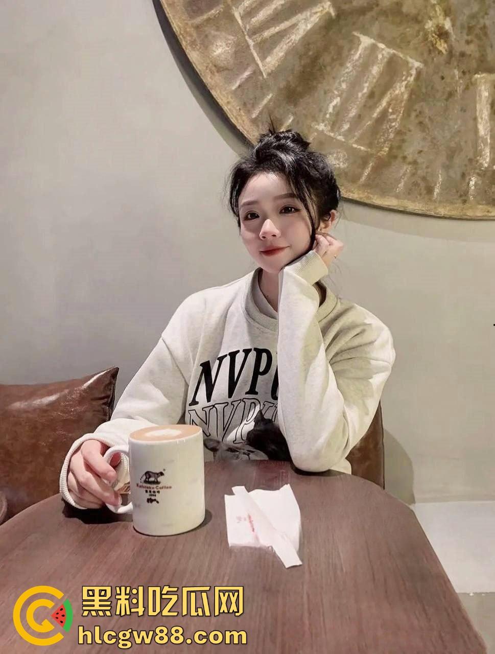 武汉极品人妻【王悦】私拍泄密,身材白嫩紧致,私下被老公调教成母狗,夜里被操哭求饶! 第3张 武汉极品人妻【王悦】私拍泄密,身材白嫩紧致,私下被老公调教成母狗,夜里被操哭求饶! 第3张