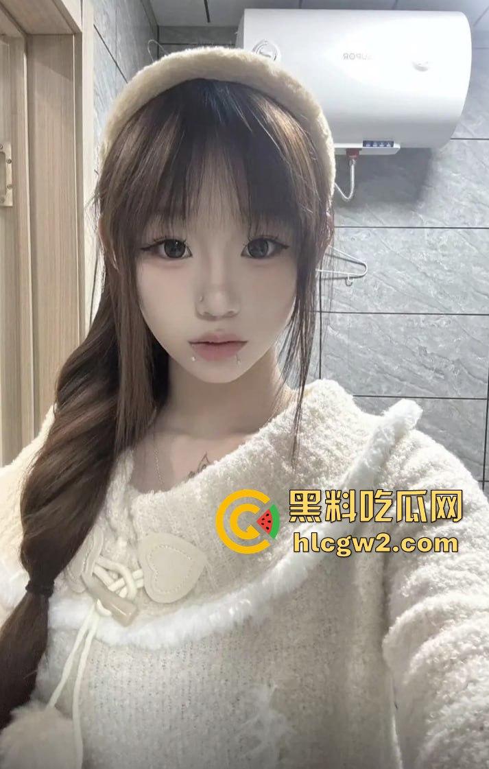 抖音精神小妹【小小姜】翻车！两万粉丝的她竟是隐藏福利姬，高价私密内容被曝光！  第4张