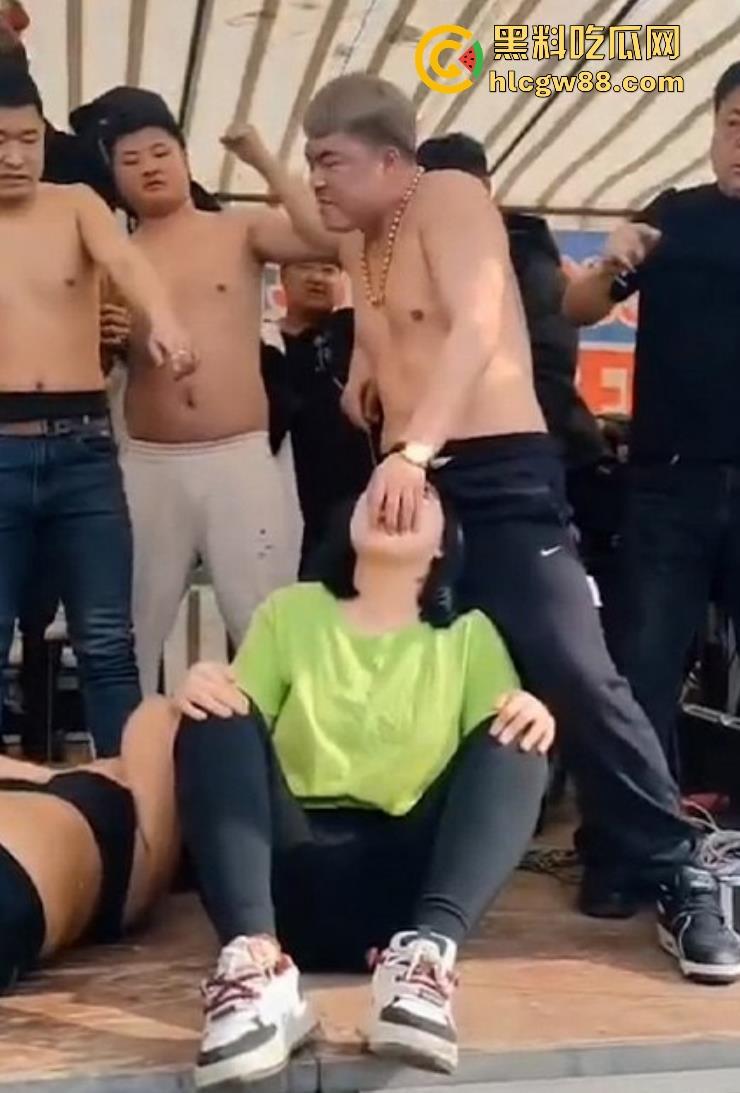 辽宁营口大石桥对棚艺人梦魇，吃瓜见证铁丝穿嘴竹筒之舞，诡异美感看着就疼！  第6张