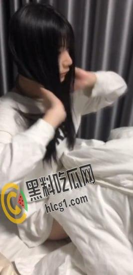 油嘴滑舌PUA大神 成功拿下学校里 长腿高颜值小姐姐 约去她家里操对白清晰超级刺激 肏的骚货头皮发麻  第5张