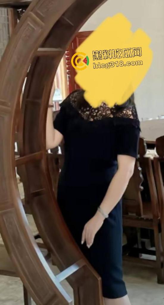 海角大神酒店富二代狂干亲妈!大学探望软磨硬泡,终于操上老逼,有钱人还喜欢老的? 第3张 海角大神酒店富二代狂干亲妈!大学探望软磨硬泡,终于操上老逼,有钱人还喜欢老的? 第3张