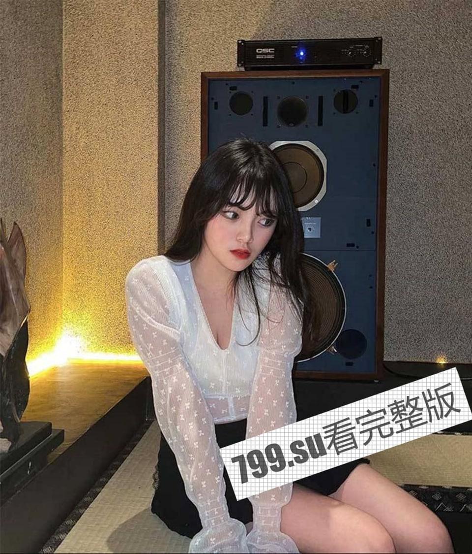 前女友系列  超漂亮的翘臀小网红 男友报复性爱视频惨遭泄漏 第3张