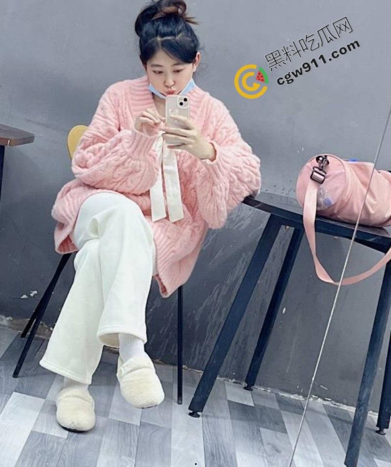 齐齐哈尔骚浪护士【王雪】约炮流出：巨乳翘臀勾魂夺魄，肉棒深吞求精液灌喉，内射小穴特写展示  第1张