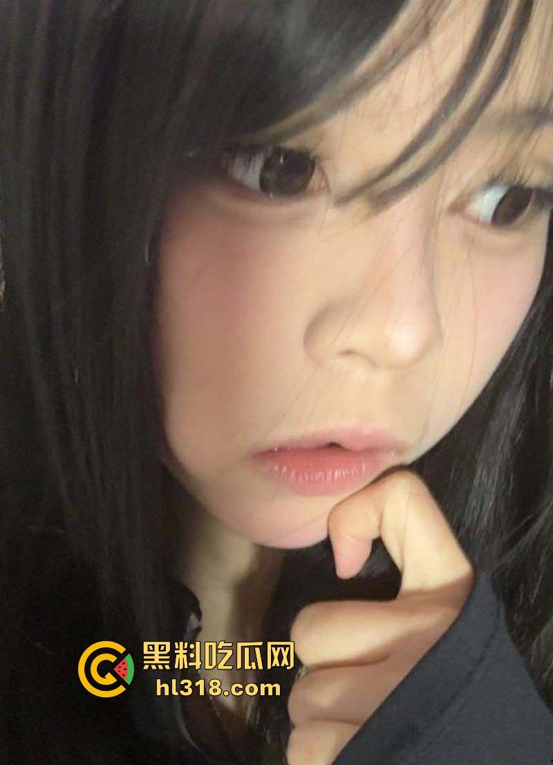 湖南职业学院学生妹【林妙妙】 清纯反差,翘臀曲线诱人,粉嫩乳尖娇俏挺立,自慰视频曝光流出! 第1张 湖南职业学院学生妹【林妙妙】 清纯反差,翘臀曲线诱人,粉嫩乳尖娇俏挺立,自慰视频曝光流出! 第1张