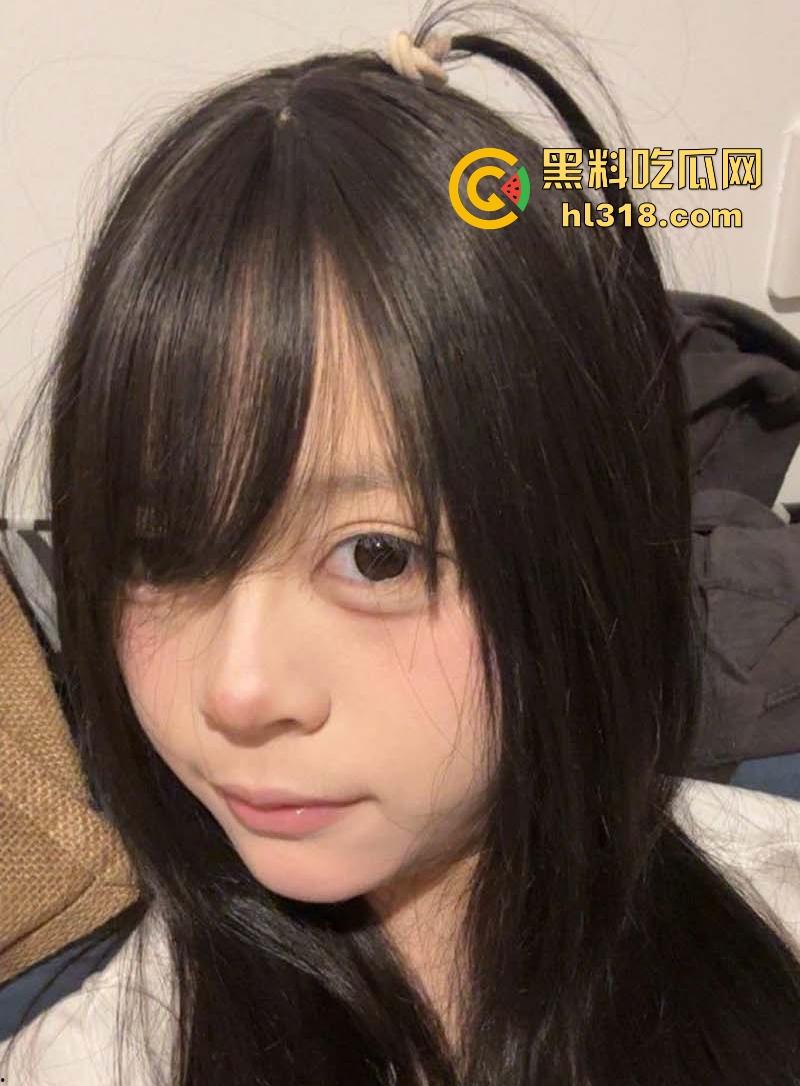 湖南职业学院学生妹【林妙妙】 清纯反差,翘臀曲线诱人,粉嫩乳尖娇俏挺立,自慰视频曝光流出! 第2张 湖南职业学院学生妹【林妙妙】 清纯反差,翘臀曲线诱人,粉嫩乳尖娇俏挺立,自慰视频曝光流出! 第2张