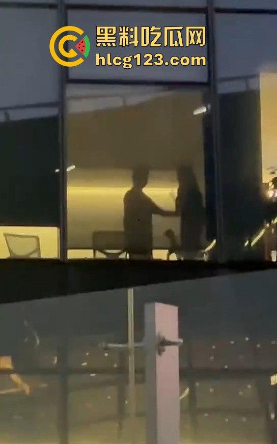 腾讯大厦38楼会议室变炮房！加班加到直接开干，楼下吃瓜群众围观全程！  第13张