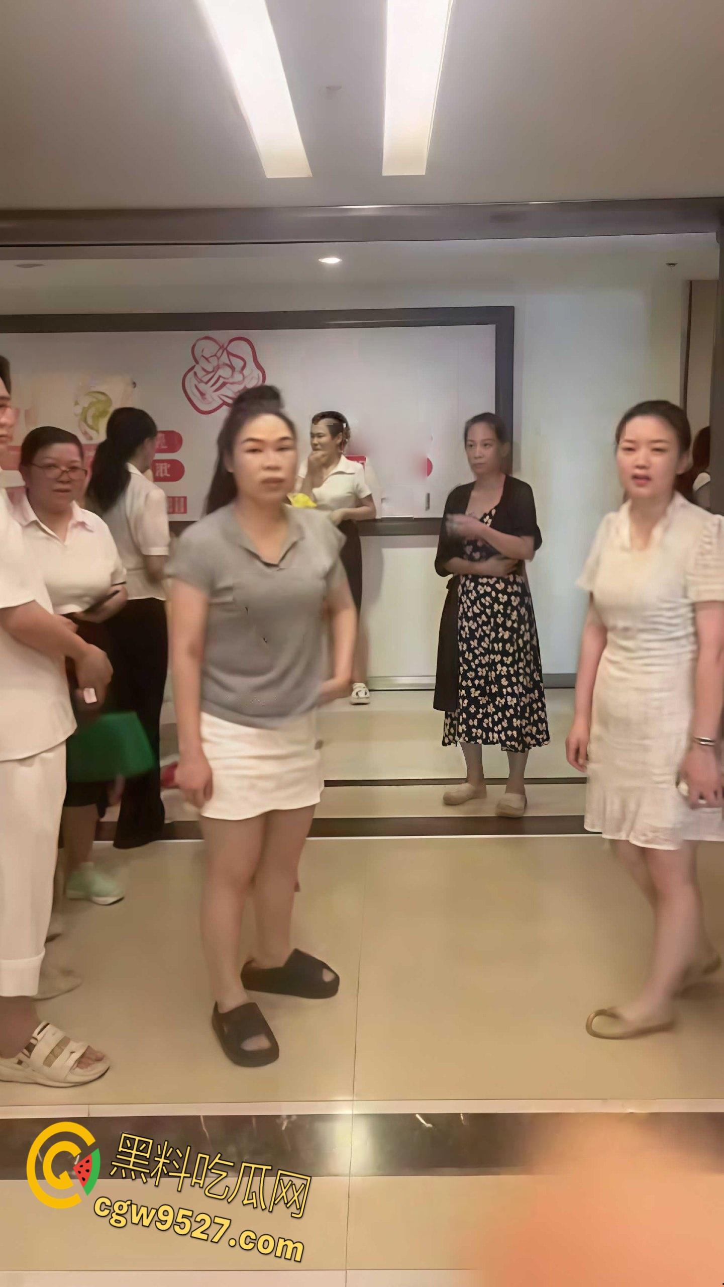 湖南某母婴培训机构，押金纠纷多人围堵事件，学员丈夫怒斥黑心机构，欺诈消费者权益！  第4张