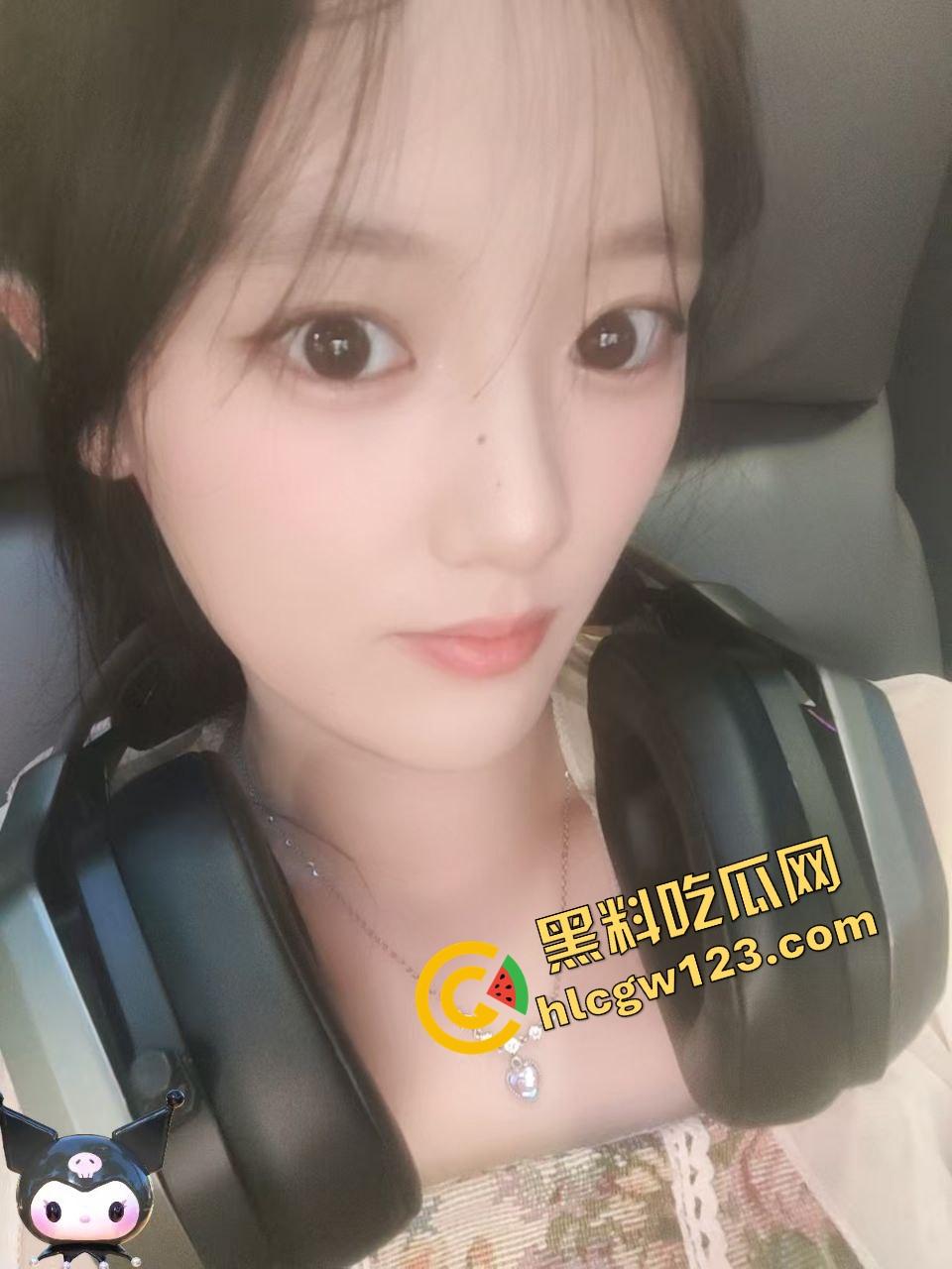 这秘书骚得要命,结婚照样每天黑丝高跟上班,撅屁股装掉笔逼都快露出来了,鸡巴都被看肿了! 第2张 这秘书骚得要命,结婚照样每天黑丝高跟上班,撅屁股装掉笔逼都快露出来了,鸡巴都被看肿了! 第2张