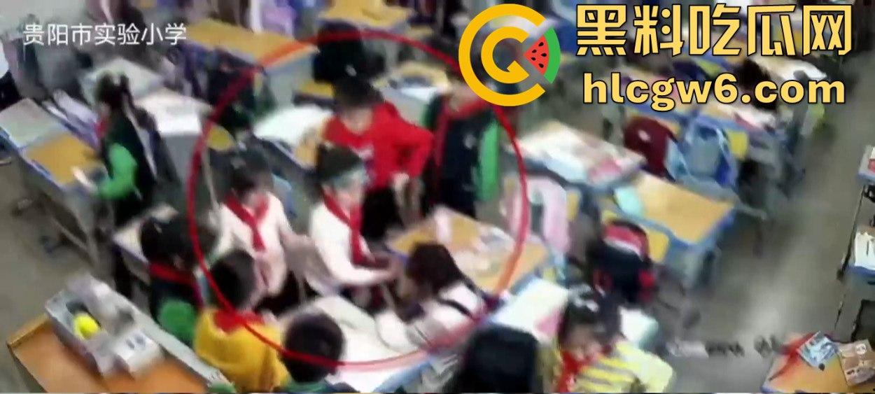 KTV骚操作 唱歌还能摸奶摸着奶才能找到调？后面鸡巴蛋糕舌尖舔诱，舌尖诱惑舔湿蛋糕，这群人玩得太野了！  第8张