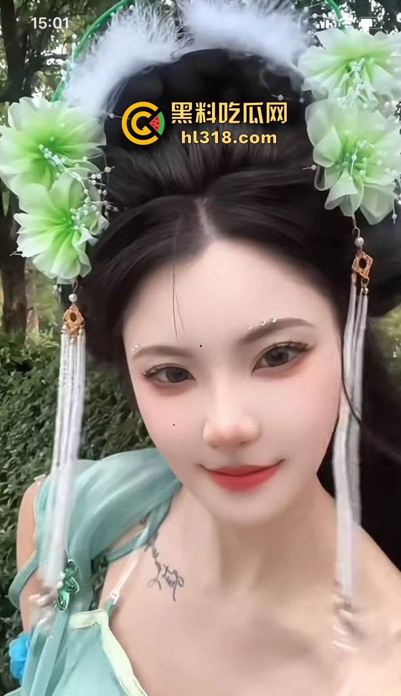 抖音巨乳网红【老刘又胖了】私密擦边热舞曝光,G杯大奶引人注目,劲爆热舞散发原始诱惑! 第2张 抖音巨乳网红【老刘又胖了】私密擦边热舞曝光,G杯大奶引人注目,劲爆热舞散发原始诱惑! 第2张