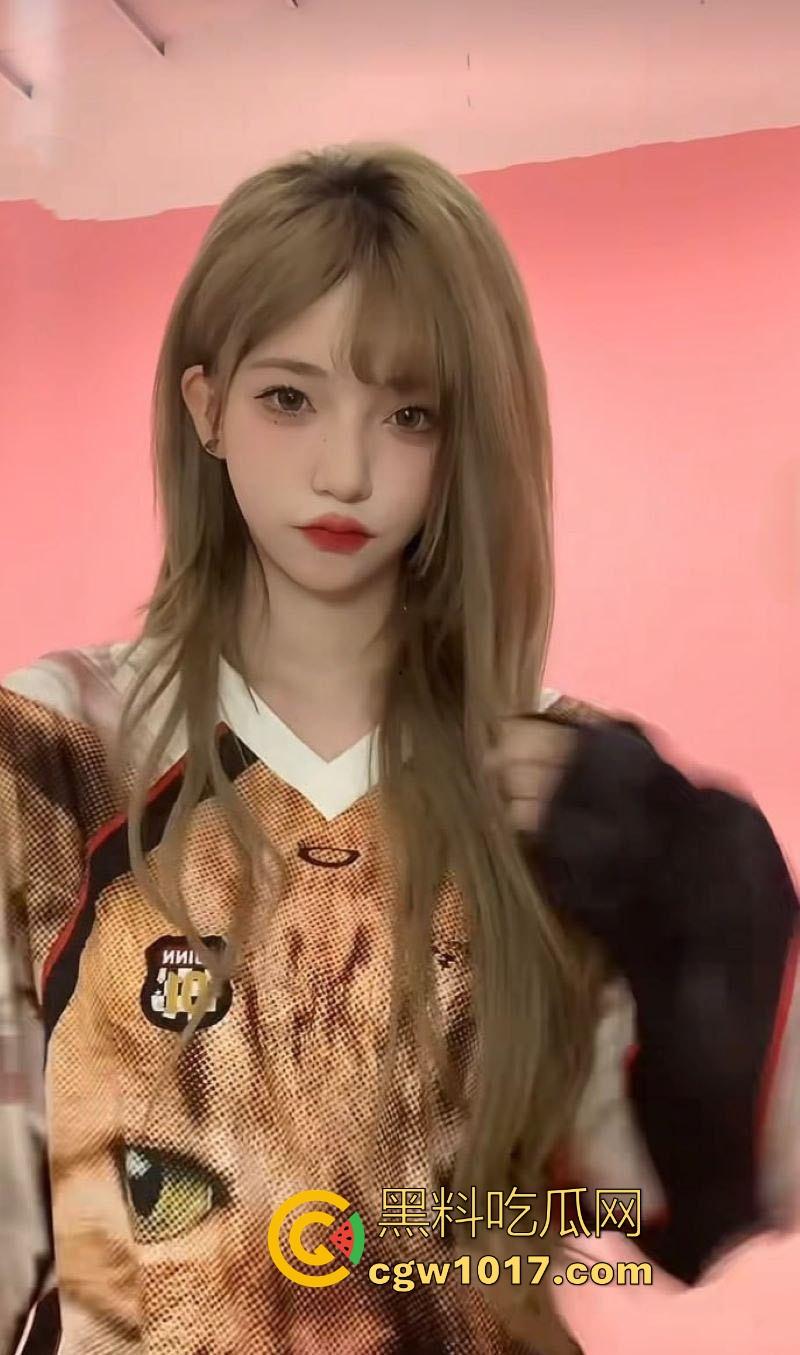 抖音高颜值网红【不要乱倒垃圾】早期私密视频曝光,极品尤物露脸深情口交深喉, 高清无码甜妹人设崩塌! 第2张 抖音高颜值网红【不要乱倒垃圾】早期私密视频曝光,极品尤物露脸深情口交深喉, 高清无码甜妹人设崩塌! 第2张