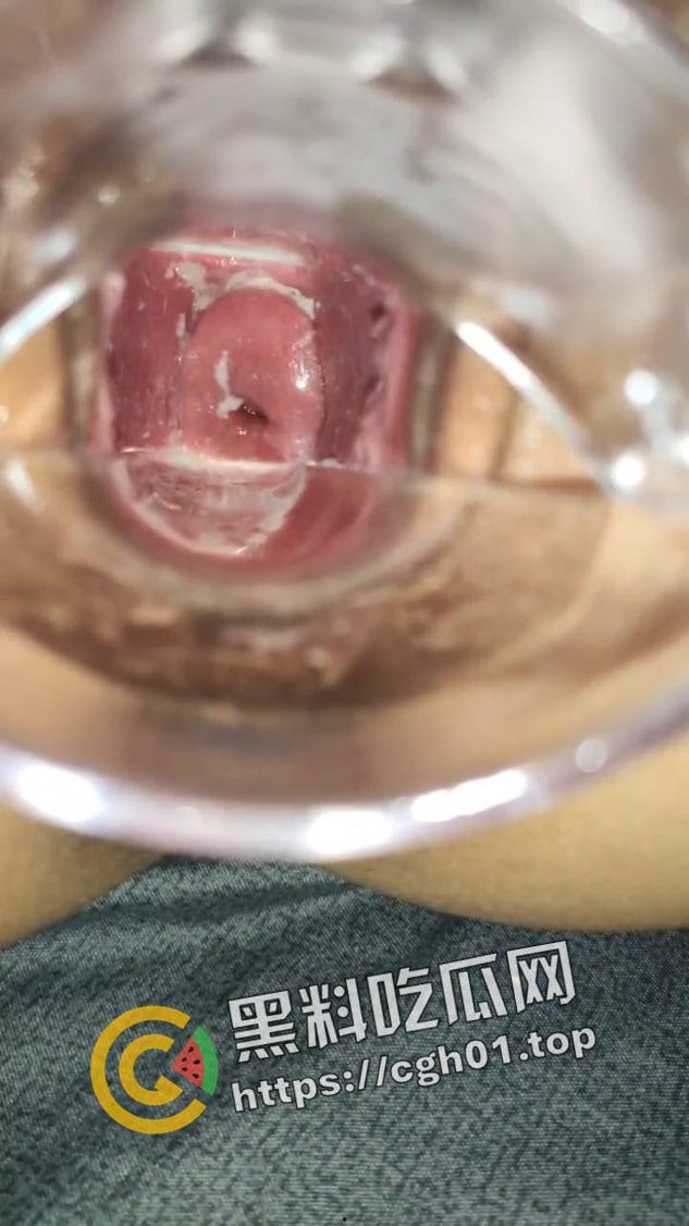 学姐的小穴初开发！巨乳学姐的小穴用上扩张器 原来这就是有钱人几把的视角  第4张