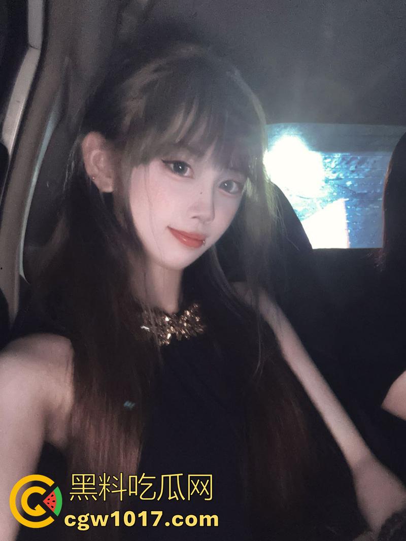 瓜友投稿！夜店认识的黄毛反差婊，颜值精致身材纤细诱人，自慰抚摸小穴和屁眼，这大肥屁股太适合后入了！  第1张