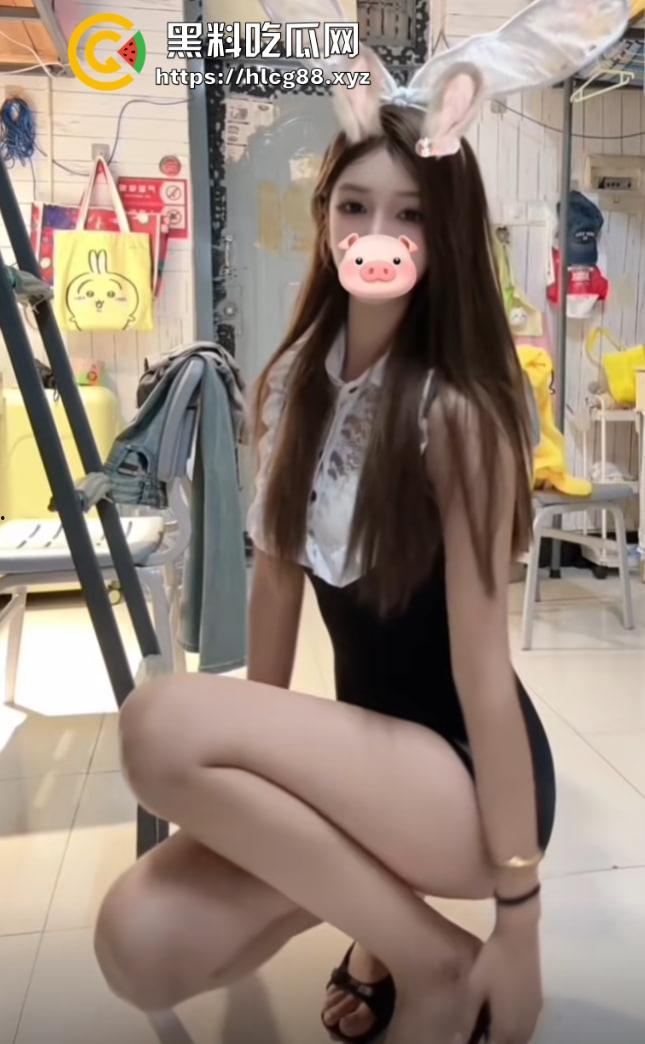 湖南05大学生『姜桃桃』177长腿，直播装纯等有钱鸡巴，奶钉大奶富人专享，69玩出96的姿势！  第4张